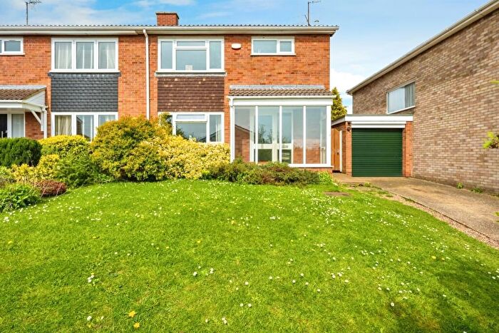 3 Bedroom Semi Detached House For Sale In Neville Close, Bromham, Bedford, MK43