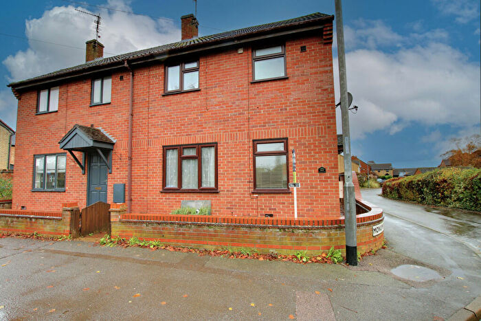 3 Bedroom Semi-Detached House For Sale In The Avenue, March, PE15