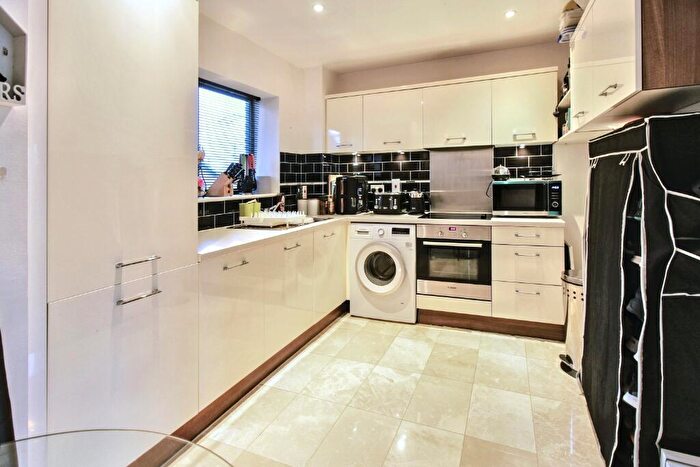 2 Bedroom Flat For Sale In Garrett House, Swindon, Wiltshire, SN2