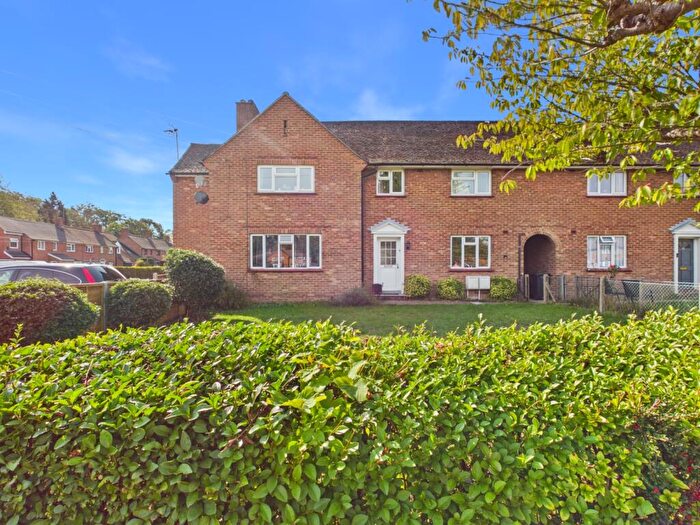 2 Bedroom Apartment For Sale In Gaviots Close, Gerrards Cross, Buckinghamshire, SL9
