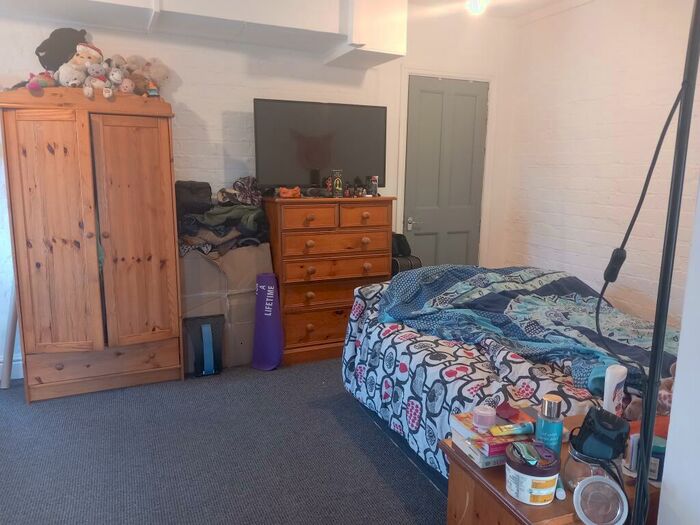 1 Bedroom Flat To Rent In Flat, Gainsborough Road, L15