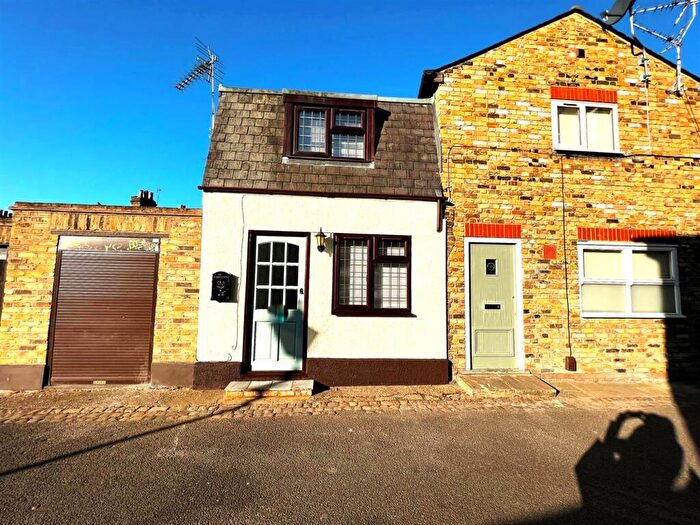 1 Bedroom Terraced House To Rent In High Road Leytonstone, London, E11