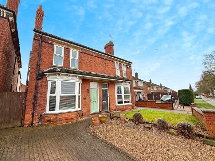 3 Bedroom Semi-detached House For Sale In Harlaxton Road, Grantham, NG31