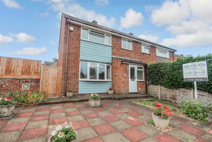 3 Bedroom Semi-Detached House To Rent In Connaught Gardens, Braintree, CM7