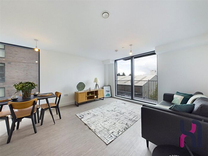 2 Bedroom Flat To Rent In The Landmark, Oldfield Road, Salford, M5