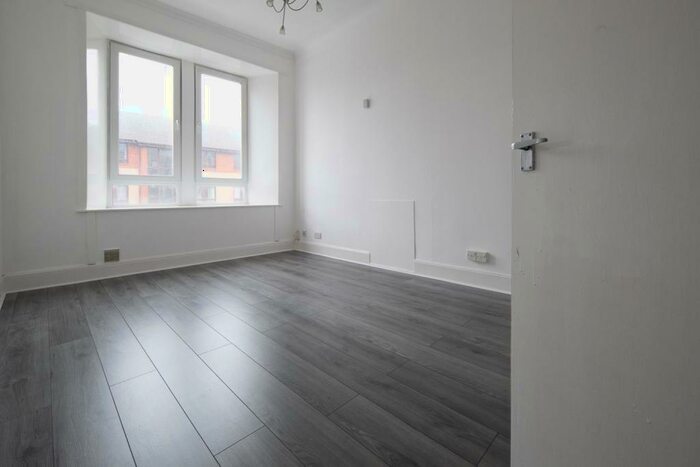 2 Bedroom Flat To Rent In Wellington Street, Greenock, PA15