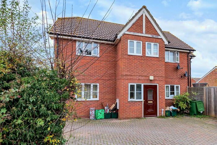 2 Bedroom Maisonette To Rent In Thatcham, Berkshire, RG18