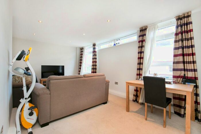 2 Bedroom Flat To Rent In Lacy Road, London, SW15