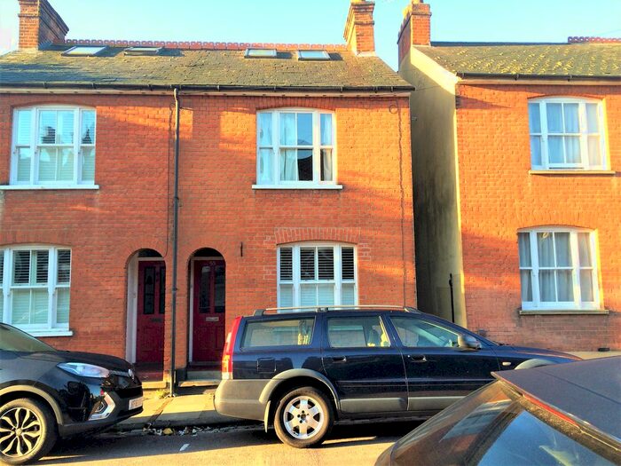 4 Bedroom Semi-Detached House To Rent In Pageant Road, St Albans, AL1