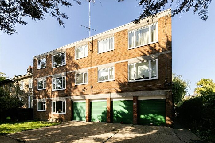 3 Bedroom Flat For Sale In Southgate Road, London, N1