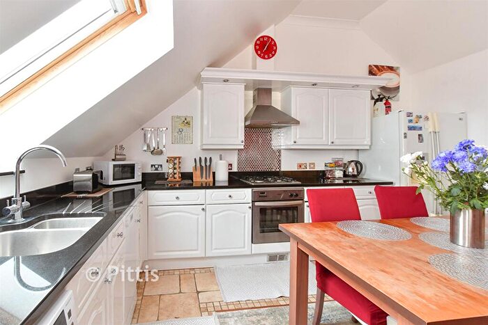 2 Bedroom Flat For Sale In Luccombe Road, Shanklin, Isle Of Wight, PO37