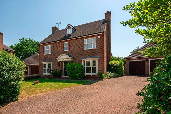 6 Bedroom Detached House For Sale In March Meadow, Wavendon Gate, Milton Keynes, Buckinghamshire, MK7