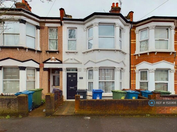2 Bedroom Flat To Rent In St. Kildas Road, Harrow, HA1