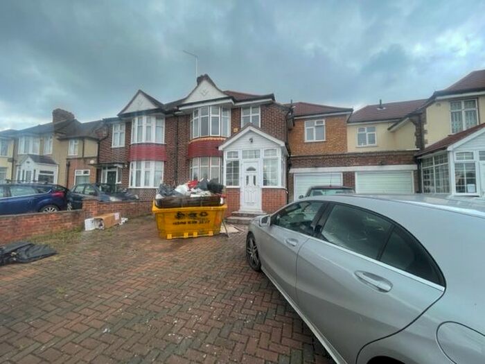 4 Bedroom Terraced House To Rent In Church Lane, Kingsbury, NW9