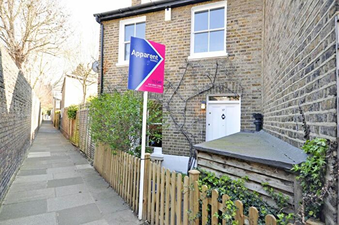 2 Bedroom Cottage To Rent In Thorne Passage, Barnes, SW13