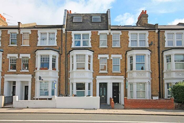 2 Bedroom Flat To Rent In Fulham Palace Road, Fulham, London, SW6