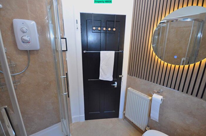 2 Bedroom Bungalow To Rent In Vandeleur Grove, Edinburgh, EH7