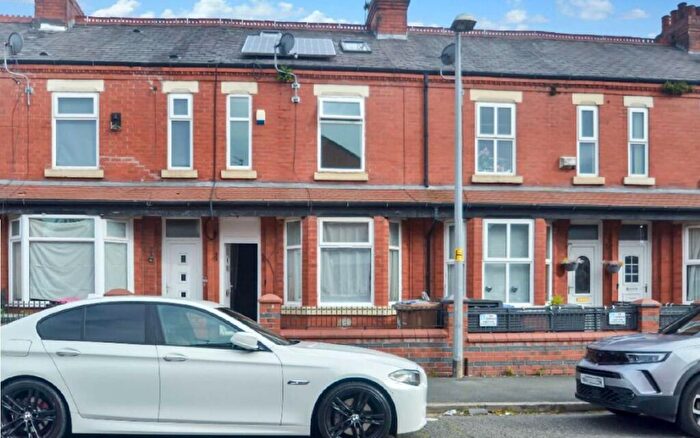 4 Bedroom Terraced House For Sale In Barff Road, Salford, Greater Manchester, M5