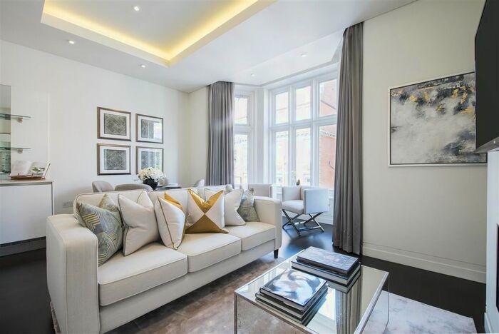 2 Bedroom Flat To Rent In Green Street, London, W1K