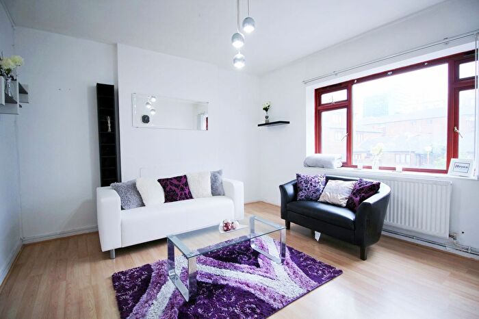2 Bedroom Flat To Rent In Wentworth Dwellings, New Goulston Street, London, E1