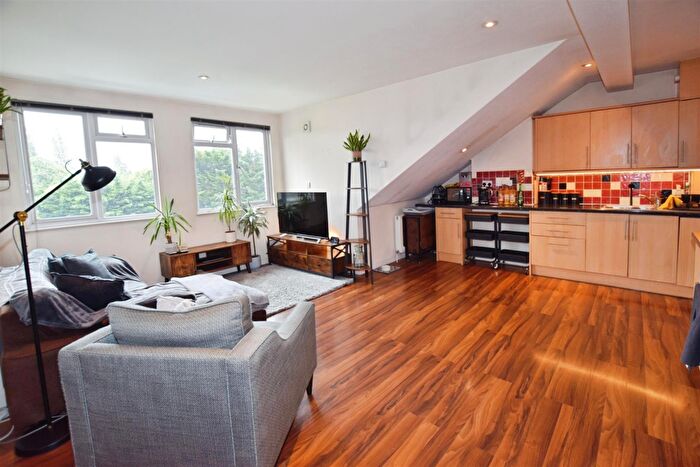 1 Bedroom Flat To Rent In High Rd, Whetstone, N20