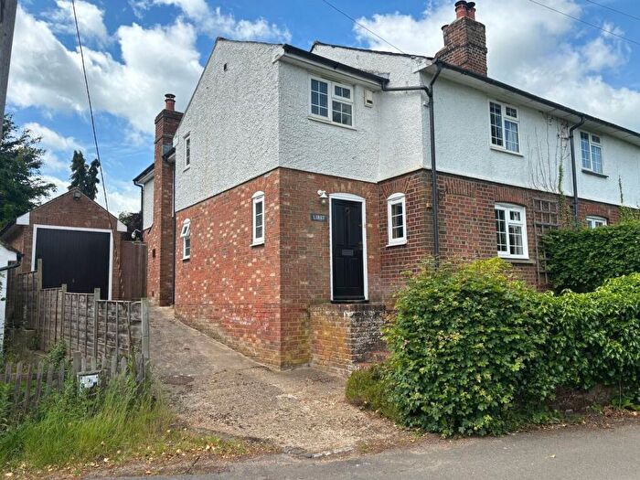 3 Bedroom Semi-Detached House For Sale In Stevenage Road, St Ippolyts, Hitchin, SG4