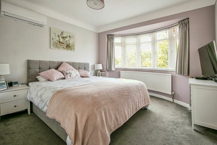 3 Bedroom Detached House For Sale In Wimborne Road, Bournemouth, BH10