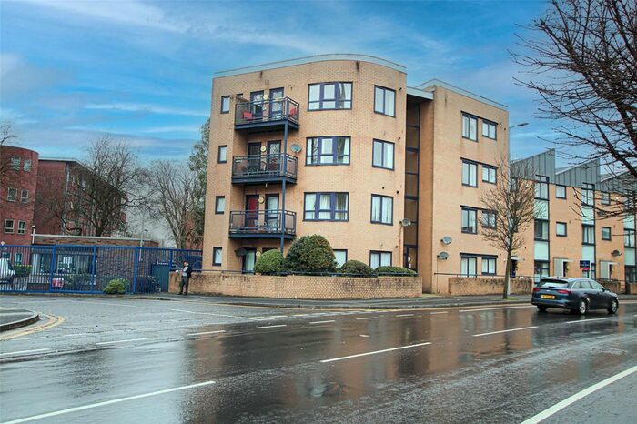 2 Bedroom Flat To Rent In Chichester Road South, Manchester, M15