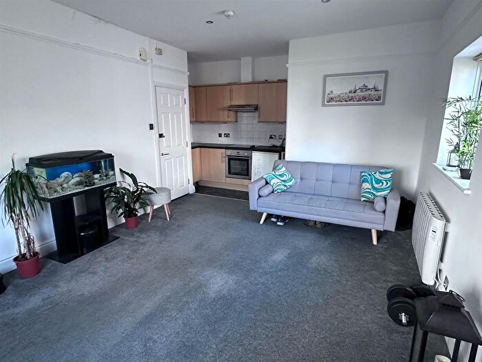 Studio For Sale In Hurst Road, Eastbourne, BN21