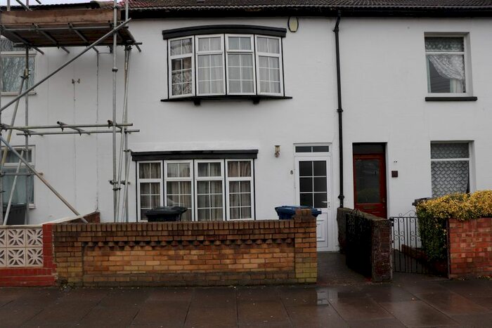 3 Bedroom Semi-Detached House To Rent In Montague Waye, Southall UB2