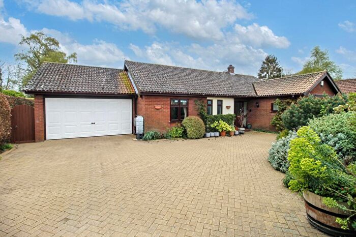 4 Bedroom Detached Bungalow For Sale In Spacious Detached Bungalow In High Kelling, NR25