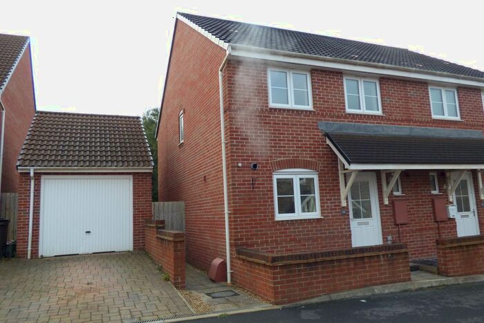 3 Bedroom Semi-Detached House To Rent In Blackberry Close, Yate, Bristol BS37