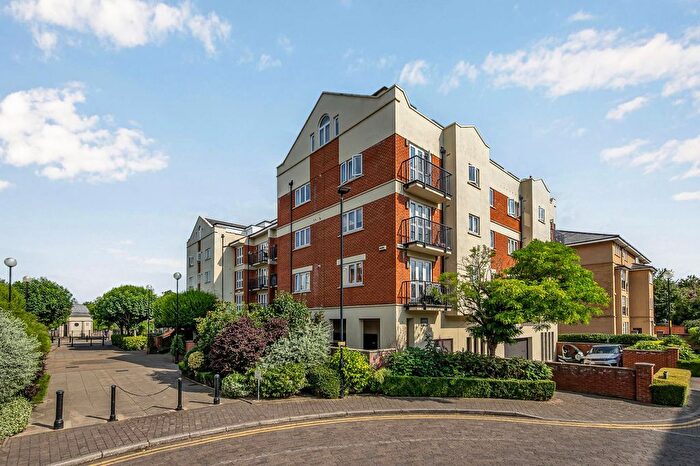 1 Bedroom Flat For Sale In Chesterman Court, Corney Reach Way, London, W4