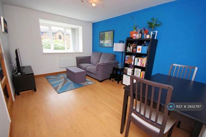 1 Bedroom Flat To Rent In Taunton Drive, London, N2