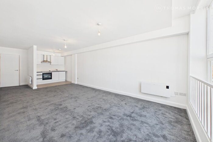 Apartment To Rent In - High Street, St Neots, PE19