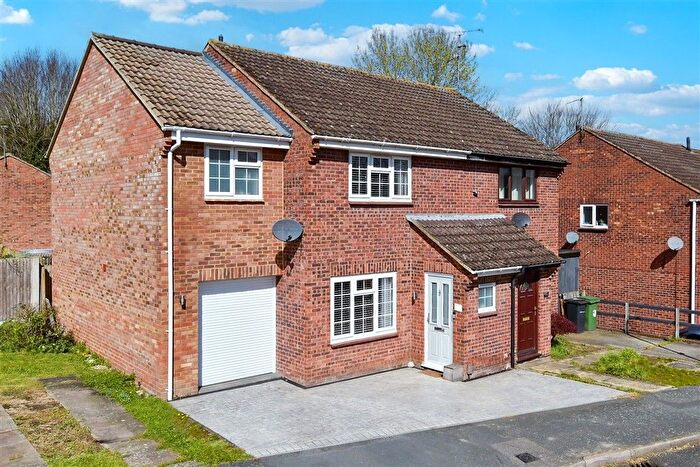 3 Bedroom Semi Detached House For Sale In Foxden Drive, Downswood, Maidstone, Kent, ME15