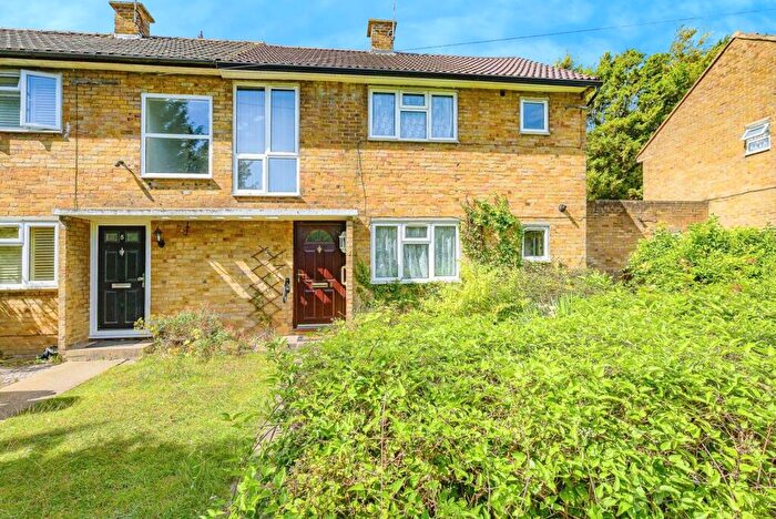 3 Bedroom Semi Detached House For Sale In Harrowden Road, Luton, Bedfordshire, LU2