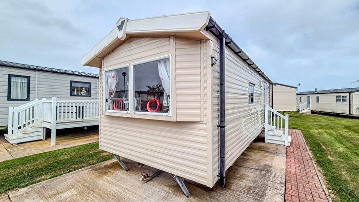2 Bedroom Park Home For Sale In Amble Links Holiday Park, NE65
