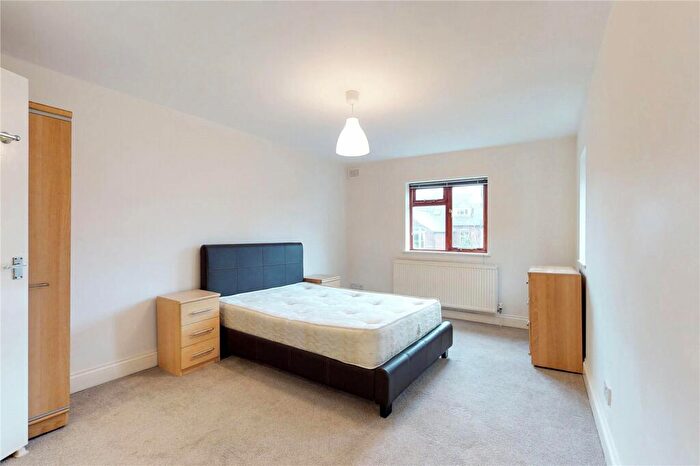 1 Bedroom Flat To Rent In Grosvenor Gardens, Willesden Green, NW2