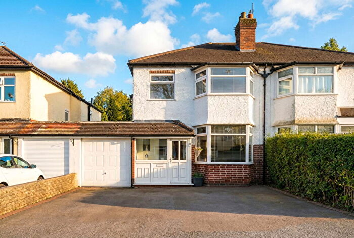 3 Bedroom Semi Detached House For Sale In Cropthorne Road, Shirley, B90