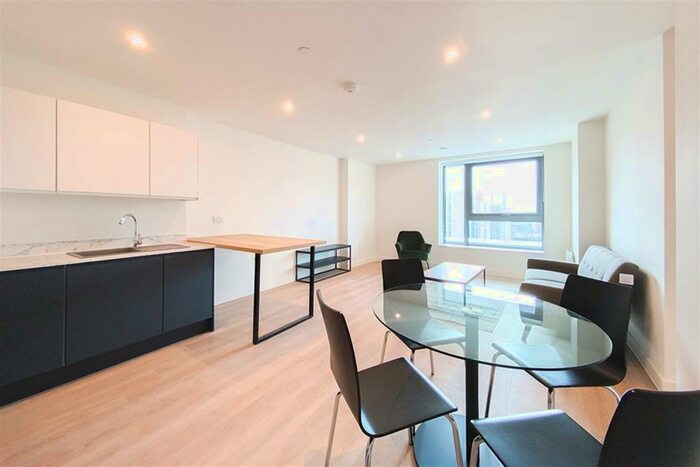 2 Bedroom Apartment To Rent In Exchange Point, New Kings Head Yard, M3