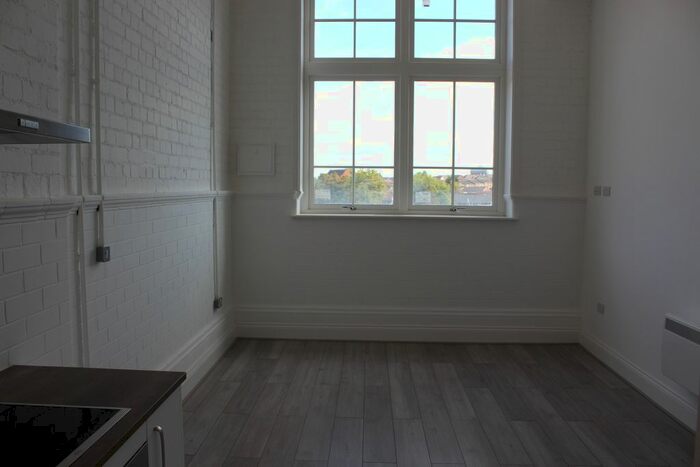 1 Bedroom Studio To Rent In The Saddles, Crocketts Lane, Smethwick, West Midlands, B66