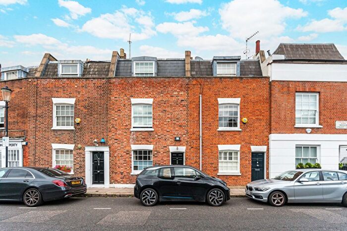 2 Bedroom Terraced House To Rent In Mossop Street, Sloane Square, London, SW3