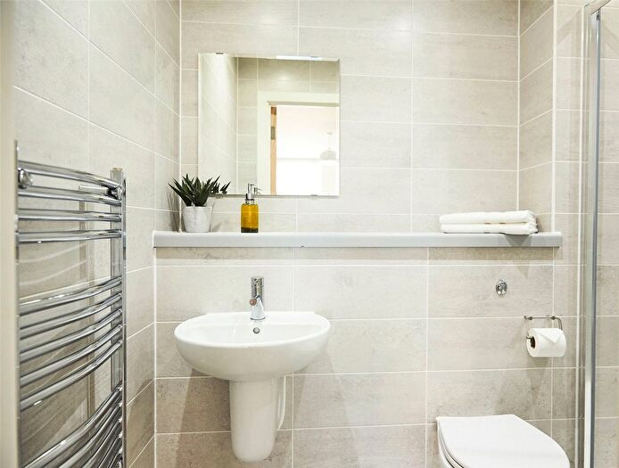 2 Bedroom Flat To Rent In Plaza Boulevard, Liverpool, L8
