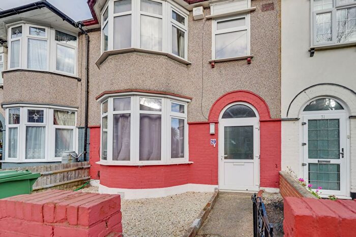 3 Bedroom Terraced House To Rent In Sherwood Gardens, Barking, IG11