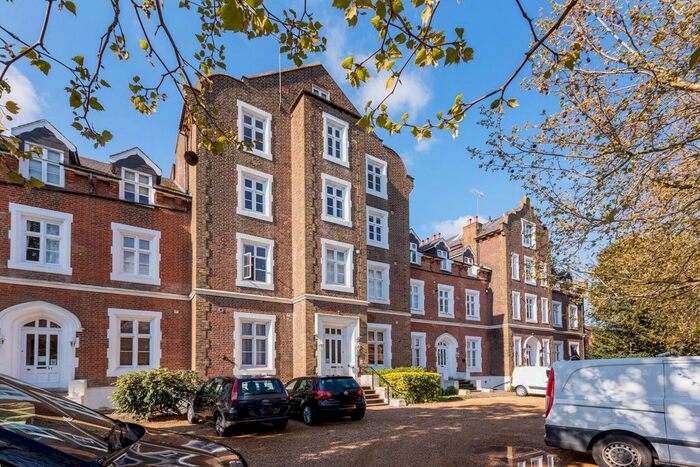 2 Bedroom Flat To Rent In Upton Park, Slough, SL1