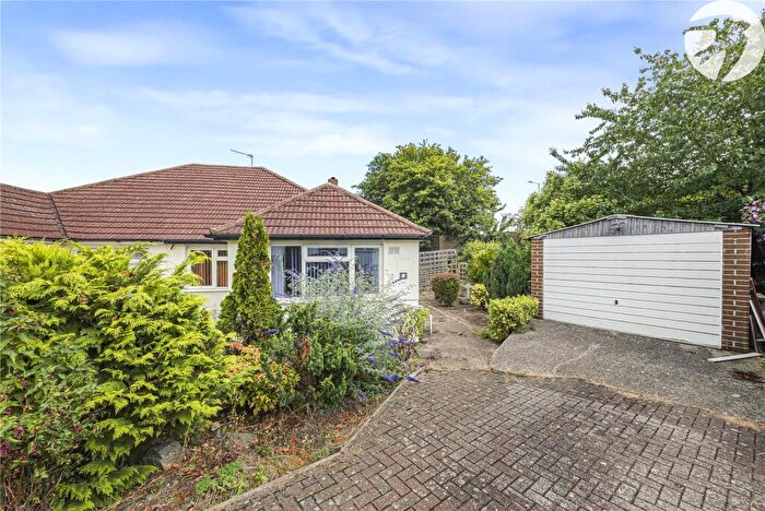 2 Bedroom Bungalow For Sale In Sundridge Close, Dartford, Kent, DA1