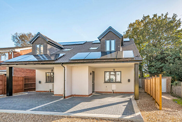 3 Bedroom Semi-Detached House For Sale In Mitcham Close, Reading, Berkshire, RG2