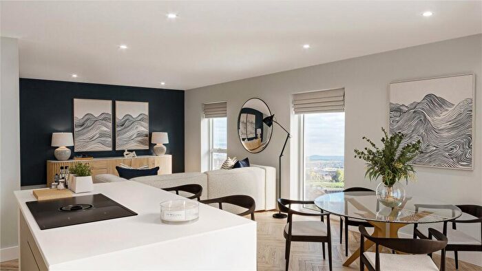 2 Bedroom Apartment For Sale In Topsham Road, Exeter, Devon, EX2