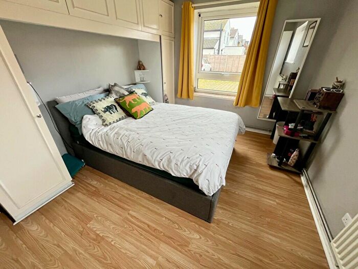 1 Bedroom Flat For Sale In Bute Road, Wallington, SM6
